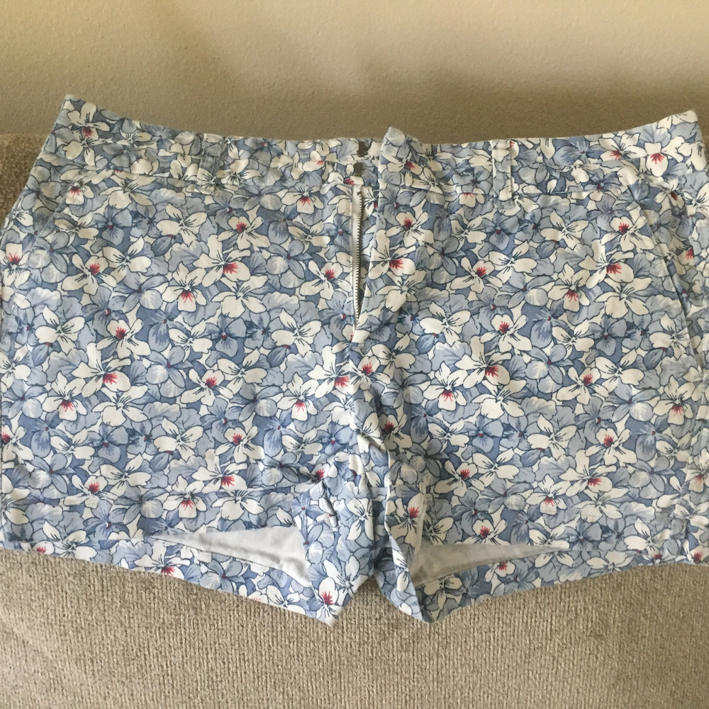 Gap Khakis 3" Floral Shorts